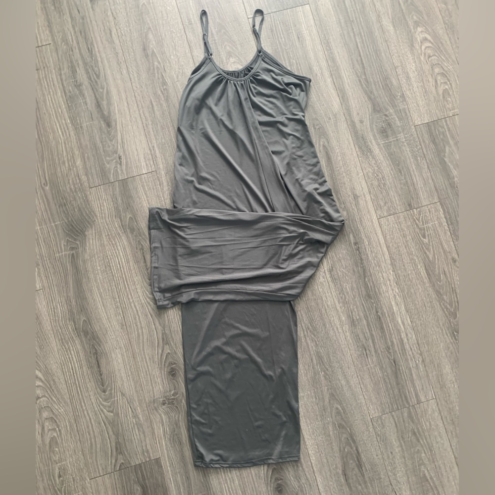 Spaghetti strap romper - Picture 2 of 5